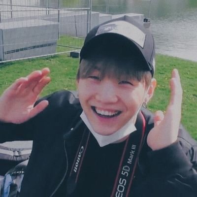 My favorite thing is ur hug || Voting acct 💩 fan account