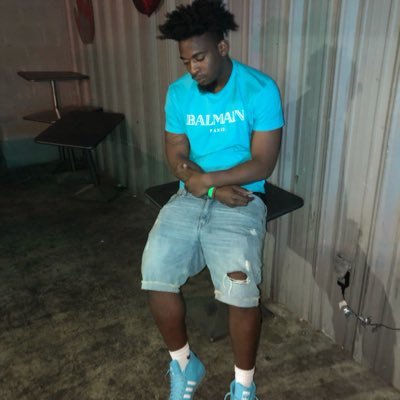 SC @SETH_SLICK 6'2 BALLISLIFE HUMBLE AT ALL TIMES FREE DIESAL R.I.P ALL MY NIGGAS GONE. R.I.P TO MY DAD CLASS OF 2016