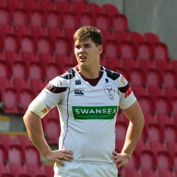 play rugby at @ospreys and swanssa🤙🏻🏉