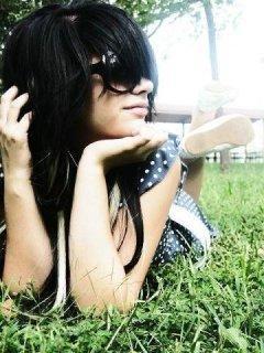 My name's Amelia Mason but call me Amy. I'm a daughter of Apollo. 16. From England. Engaged. (Passed away from Leukemia IRL. :( Dracanae killed her in RP-Manal