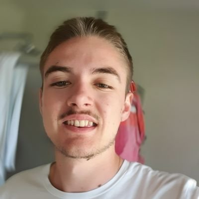 AntoineRsl8's profile picture. 