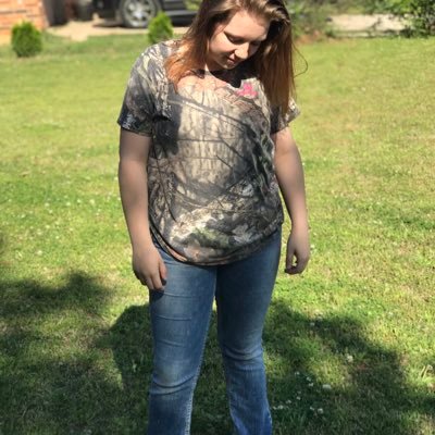 leah32200739's profile picture. my name is Leah I have a year an a half daughter I love to listen to music don’t be shy follow me