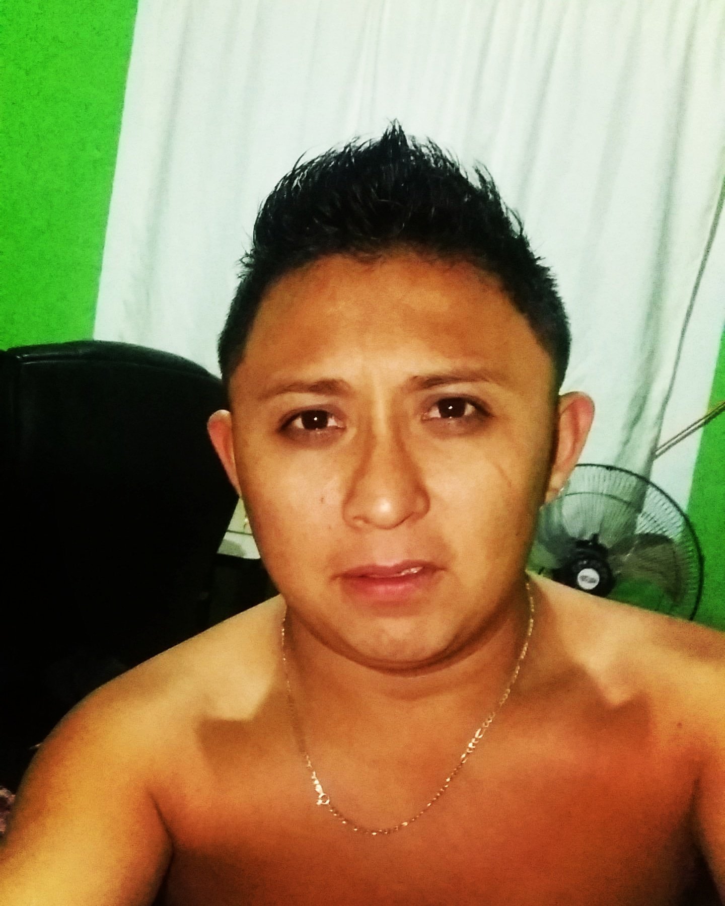 Licenciado en Derecho, Apasionado por él fútbol y aficionado de @Chivas, muchacho alegre y buena onda......❤ Con Dios 😇🙏👼 todo sin él nada.