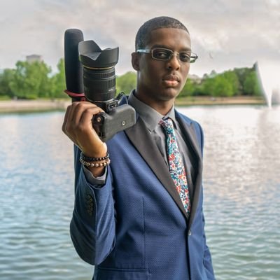 Chris_OzBee's profile picture. 🎥 Filmmaker & Video Strategist | Owner, Oz-Bee Films LLC | @ozbeefilms | I help businesses and entrepreneurs grow by telling their Brand Story with video! 📽
