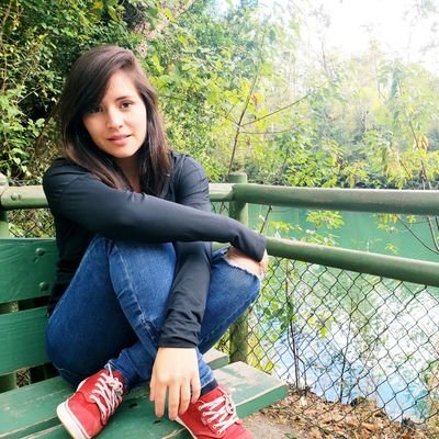 solange_astroza's profile picture. instagram 
tol.astroza 😗😗😗😚😙😍