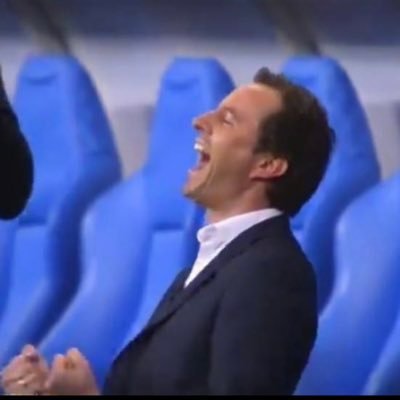 dl2704's profile picture. 