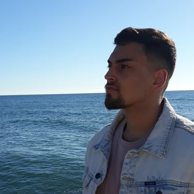 La mente es como un paracaídas, solo funciona si está abierta.
Liberalismo y Humanismo.
🇪🇸🇪🇺