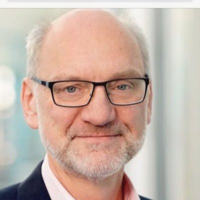 ehemals Redakteur WDR, zuletzt Leiter WDR-Studio Bielefeld, jetzt im Ruhestand, hier privat