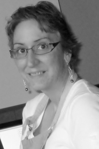 Absolutely passionate about creating jewelry! Wolverine fan, Hockey fan, healthcare professional, movie buff, rockhound, Mom,and all around DIY person.