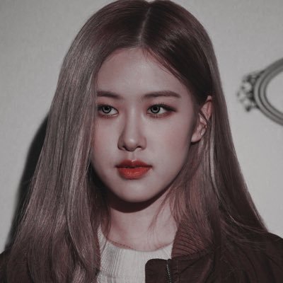 rosexmarmoon's profile picture. 