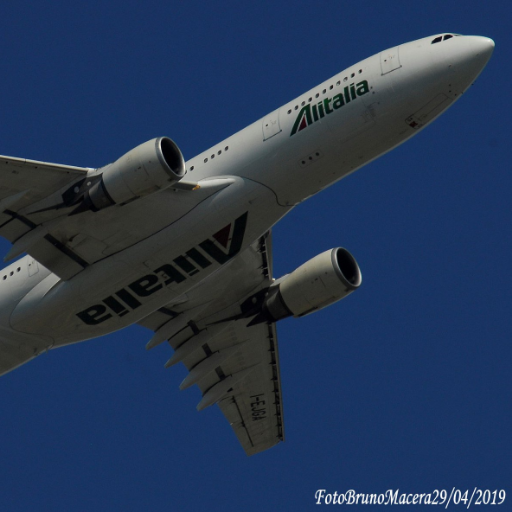 The engine is the heart of an airplane, but the pilot is its soul.
(Sir Walter Raleigh Alexander)