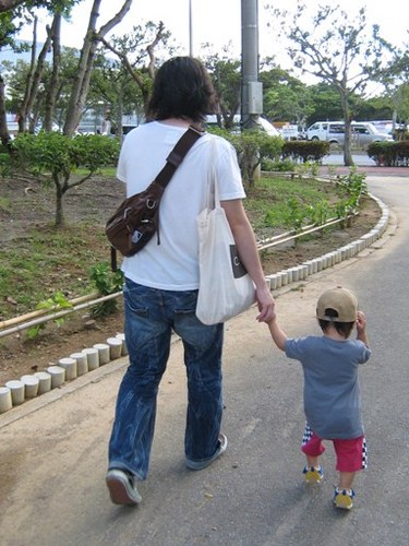 沖縄の地方病院で薬剤師やってます。BCPIC取りました。長男（4歳）と長女（2歳）年上の奥様に翻弄される毎日です。酒とつまみはかかせません。Mac初心者ですがMacBookAir,iPod touch愛用してます。iphone４Sも買っちゃった！！ダイエット試み中。