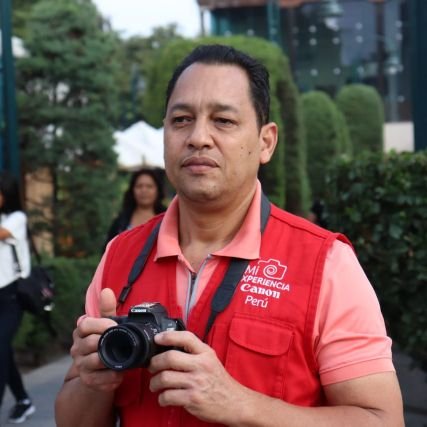 velasquezla219's profile picture.