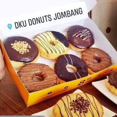 JajananJombang's profile picture. Info UMKM Unggulan Jombang Jatim, kuliner, jajanan, donat, roti, cake, kue, tempat nongkrong, warkop, cafe, kafe, depot, resto, kursus kue WA 0858.5035.8188