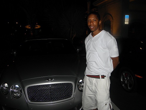 Successful Published Author. Internet Entrepreneur. 
#teamIdontgivenofuck