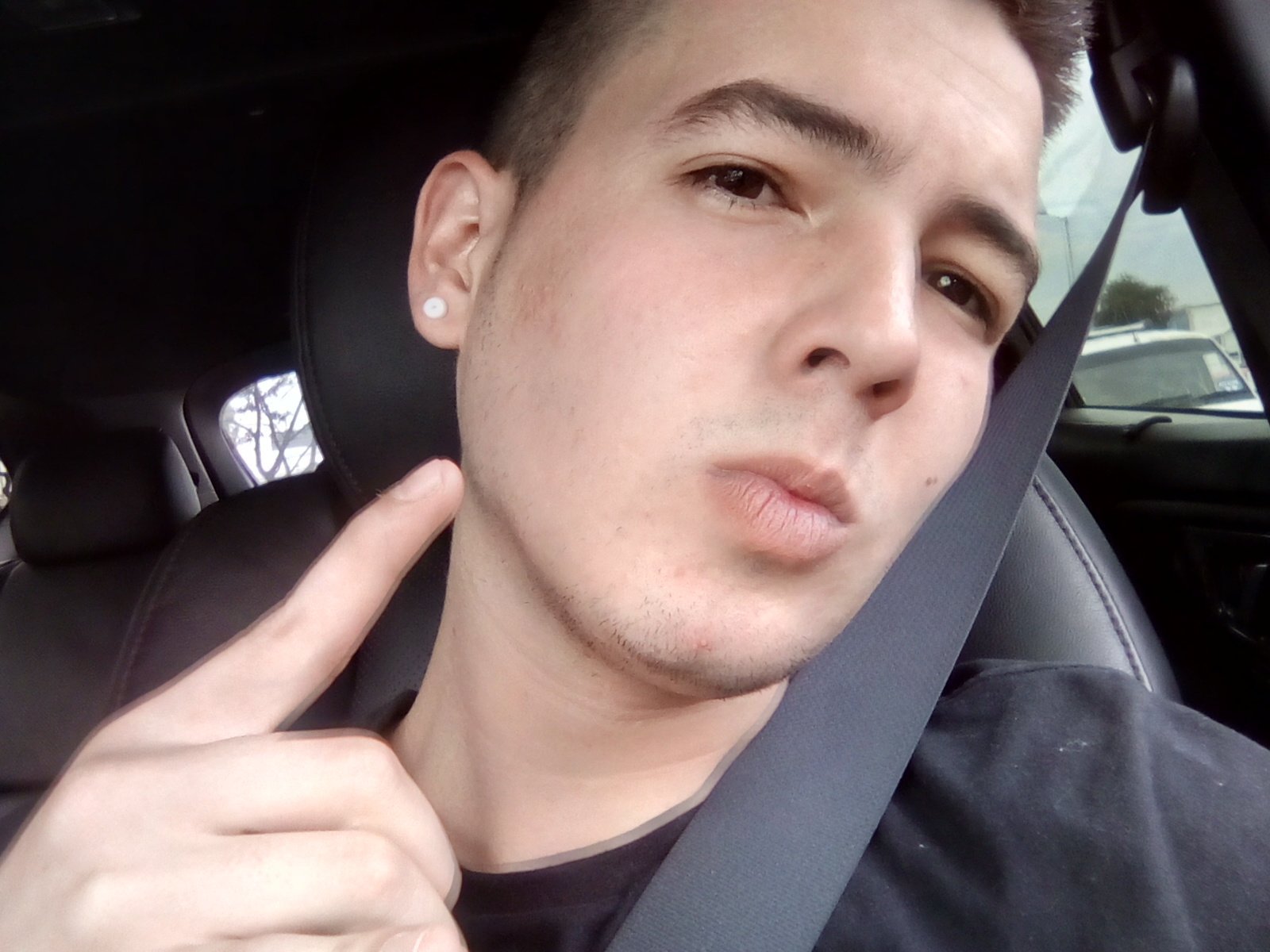 Drogarme
Ver porno
Masturbarme 
Y comer en exceso.