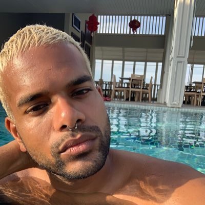 he/him | i wake up next to food a lot | East London Queer | 💻 #socialmedia @brakes_food | Head of LGBT+ @sysco Europe 🏳️🌈 My views are my own