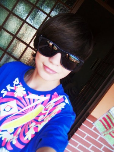 Quem se define, se limita ;D