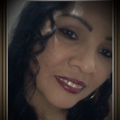 Mujer venezolana con guaramos DISPUESTA AL TRABAJO EN EQUIPO PARA LEVANTAR LA PATRIA. NO ME IMPORTA SUS TENDENCIA SIEMPRE AMANTE DE LA DEMOCRACIA