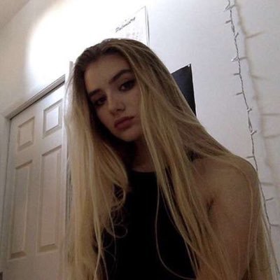 qtroxy_'s profile picture. | 15 | F/A | A very cewl guy :) | I play Fortnite |