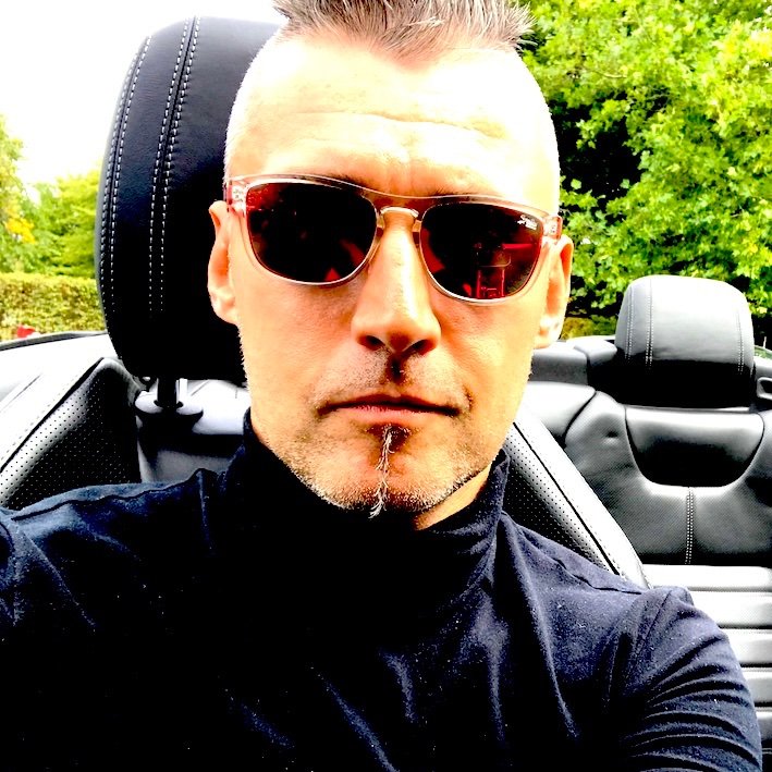 _IvanRigoni_'s profile picture. Solutions Architect, 👨👩👧, 🏃♂️, ⛷, Londoner. 🇪🇺. Thoughts and views shared here are my own.