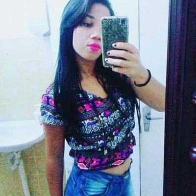 Enfermeira🤕 Muito Bem Casada💏❤ Uma cerveja antes do almoço é muito Bom🍻 De Recife Visse🌴☉ O amor que sinto por ti eu vou passar pro meu filho♬💚🐷
