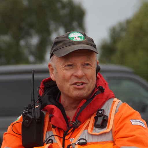 Love the great outdoors, a lover of pies and proud father of two. Trustee, Team Leader & Search Manager with Hampshire Search & Rescue. All views are my own.