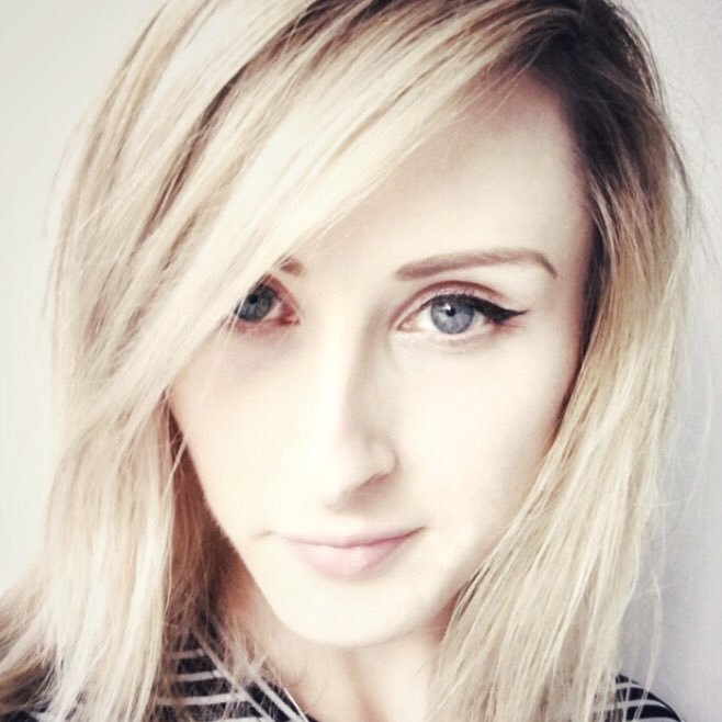 Design recruiter @nineDots and sometimes photographer (new website currently/ constantly under construction) I am also @A_schling