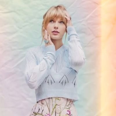 Just a mom and her two daughters who can't ever get enough of Taylor Swift!! Been a fan ever since her first video hit MTV!!
Instagram:@long_live_taylors_reput