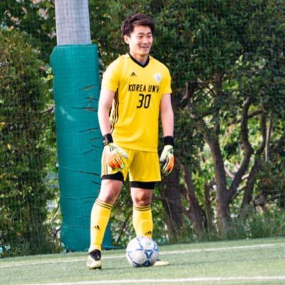 柔道→サッカー→COREA.FC#1→京都サンガFC.u-15#1主将→京都朝鮮高校#1主将→朝鮮大学#1副主将