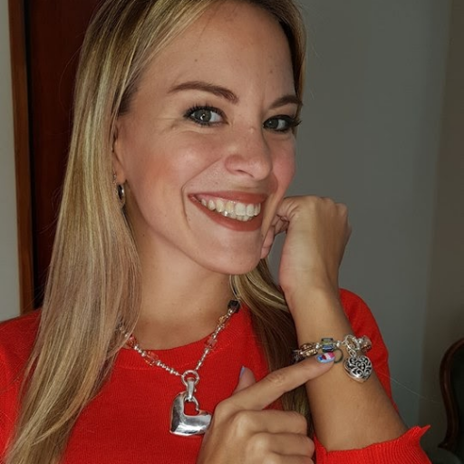 Je suis très sérieuse et honnête et aussi de confiance... avec un homme...samiraandre125 @gmail.com