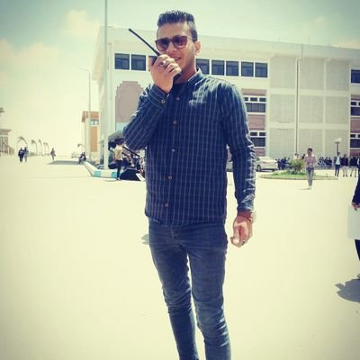 انا قلبي مثل قبري لا يسكنه اثنين وحبي مثل موتي لا يتكرر مرتين