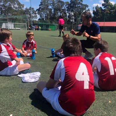 Grado en CCAFD. Máster de profesorado. Entrenador UEFA A. Departamento de Metodología de R.C. Celta de Vigo y preparador físico de Juvenil División Honor