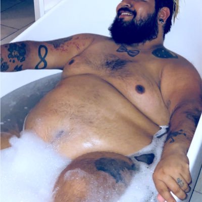 NSFW 18+, A chubby top vers who likes to show off!!!