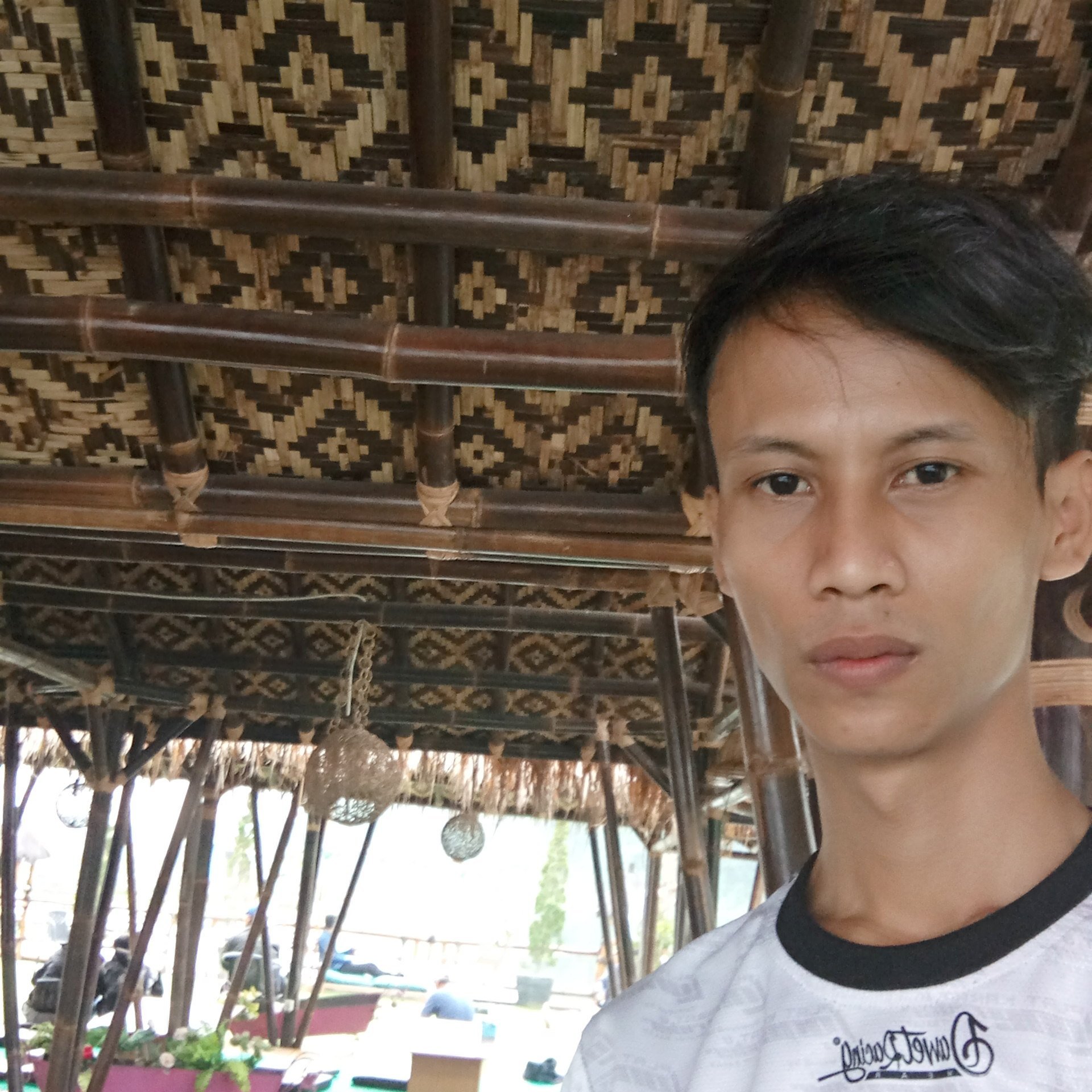 War33943291's profile picture. Loners