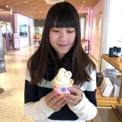 madihytk's profile picture. 18 🪐  
spam acc 
got new onlyfanz... and im looking for someone to make content with ↓