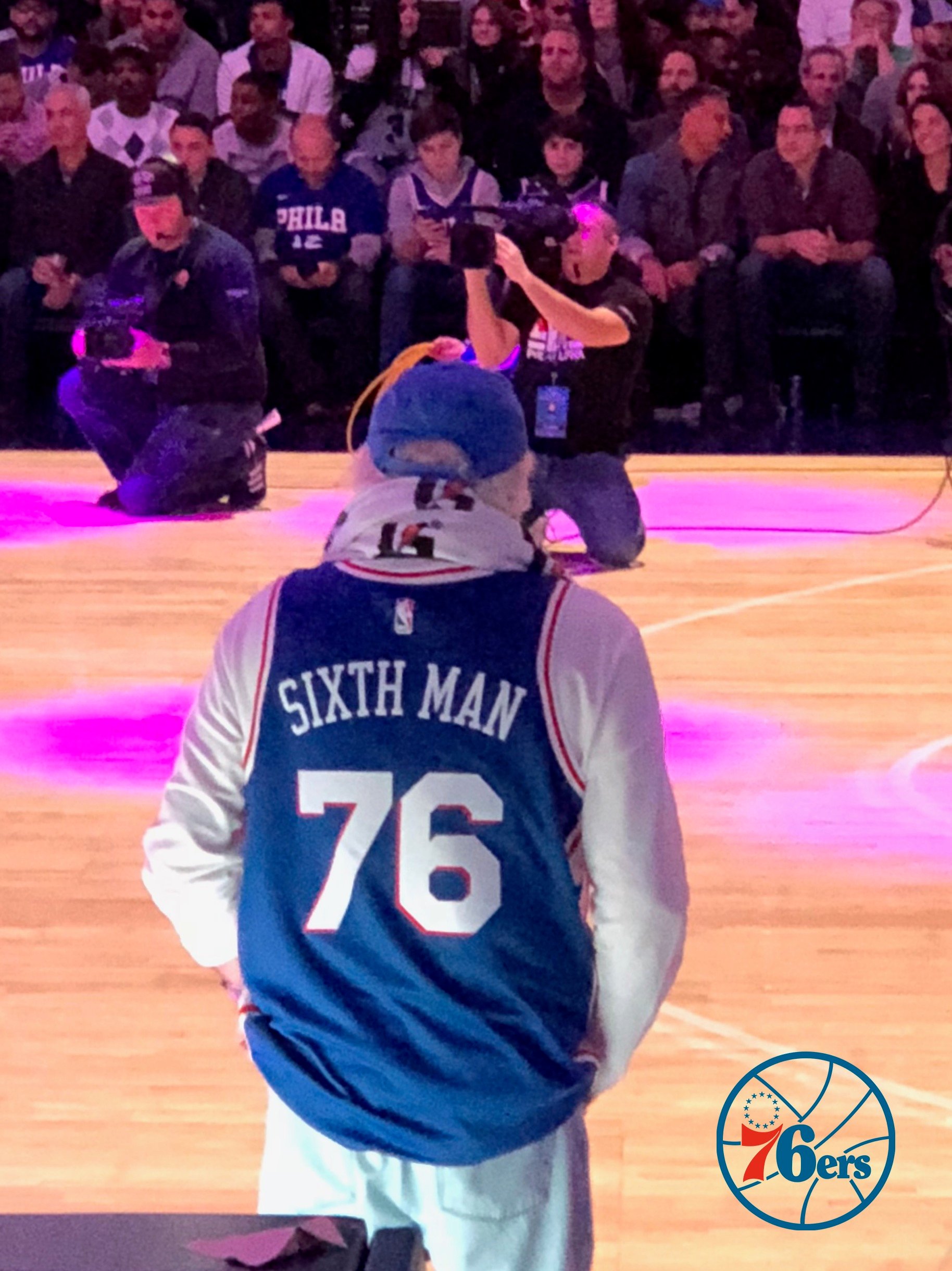 The official account of Alan Horwitz - Sixth Man for the Philadelphia 76ers. #GoSixers #SixthMan #76ersSixthMan