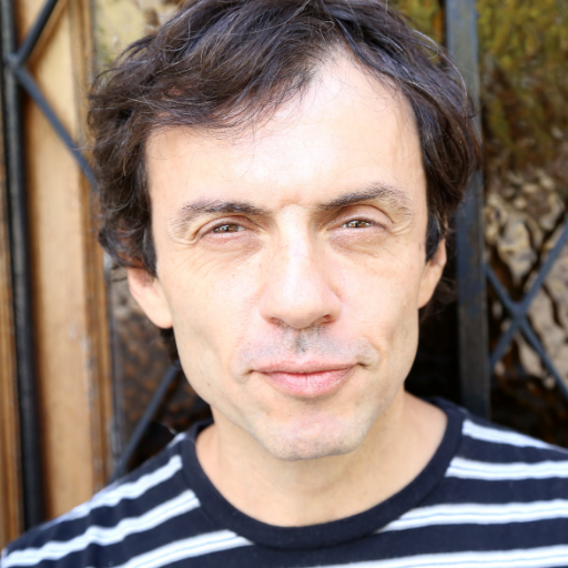 Las fuentes de la poesía están en la infracción constante de la convención que nos vendieron como realidad.