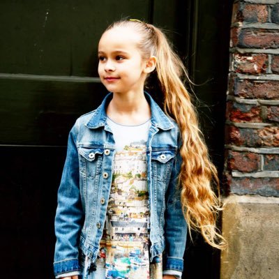 Farida is 9 years old model represented by Tiny Angels. Registered with Spotlight.