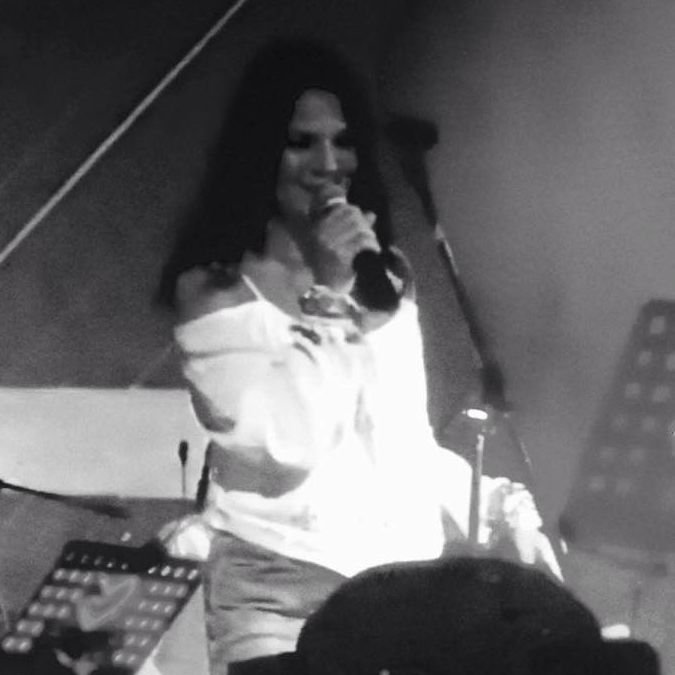 #COVERBAND ♪ #DUO E #TRIO #SWING ♪ BAND ROCK 70'80' @veramariani Cantante / corista.
