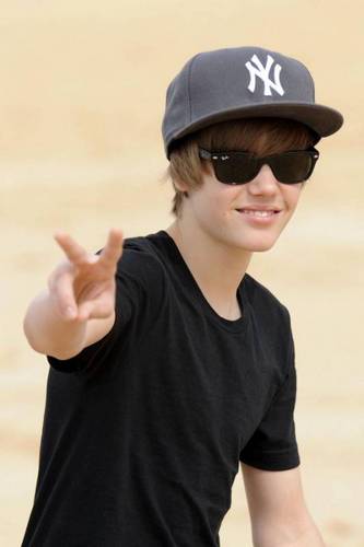 I'll only follow , retweet, reply and tweet about @justinbieber