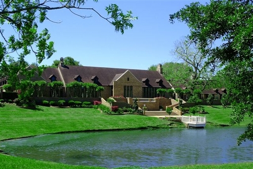 Nestled among the gently rolling hills, extensive lakes and stately old pecan trees, Weston Lakes Country Club is one of the best kept secrets in the area.
