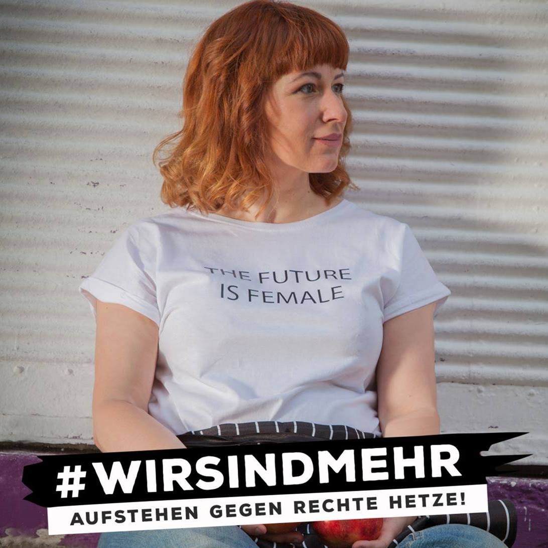 Ella Jo Esque: Multimedia Gestalterin, Nerd-Köchin & Wortliebhaberin, Derzeit in Wien, MA.