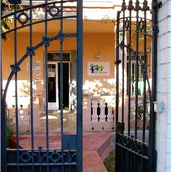 Centro de reducción de daños para consumidorxs de drogas. Fundación Salud y Comunidad en #Castelló
#ReduccionDeDaños #Salud #Drogas
Vincular para incluir.
