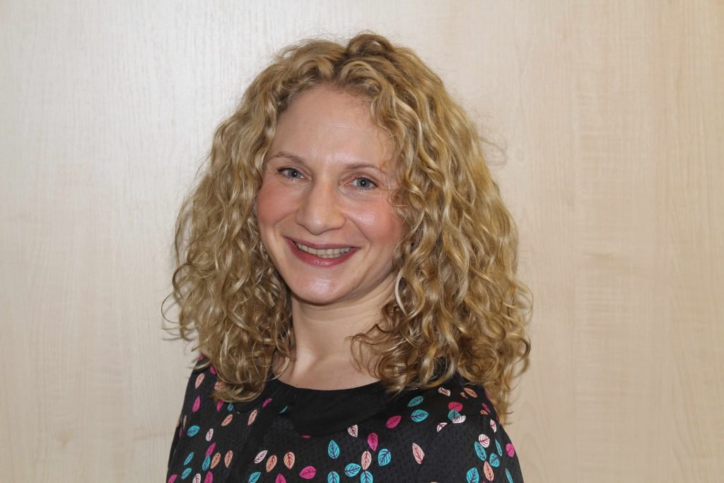 Director of @ep_insights, passionate about social impact and values led recruitment. Trustee of @wpf_therapy.