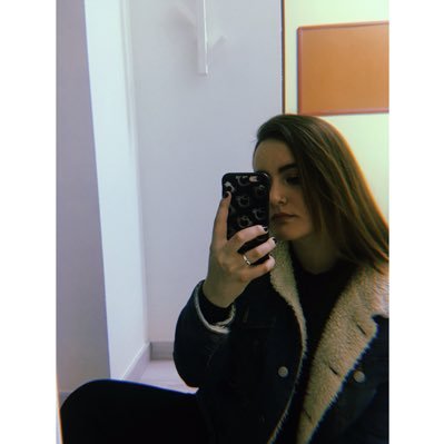 lauramgl99_'s profile picture. 𝑉𝑖𝑡𝑜𝑟𝑖𝑎, 𝐸.𝐻📍 “𝑀𝑖 𝑐𝑒𝑟𝑒𝑏𝑟𝑜 𝑡𝑎𝑟𝑎𝑟𝑒𝑎 𝑐𝑜𝑛 𝑟𝑒𝑡𝑎𝑧𝑜𝑠 𝑑𝑒 𝑝𝑜𝑒𝑠𝑖𝑎 𝑦 𝑙𝑜𝑐𝑢𝑟𝑎”-𝑉𝑖𝑟𝑔𝑖𝑛𝑖𝑎 𝑊𝑜𝑜𝑙𝑓-💜