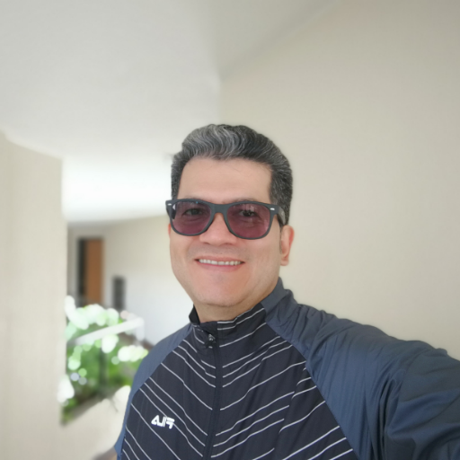 becastanc's profile picture. Directivo en Empresas de Tecnología  y Profesor Universitario. BSC, Strategy, Innovation, BPM Professor. Happiness Researcher