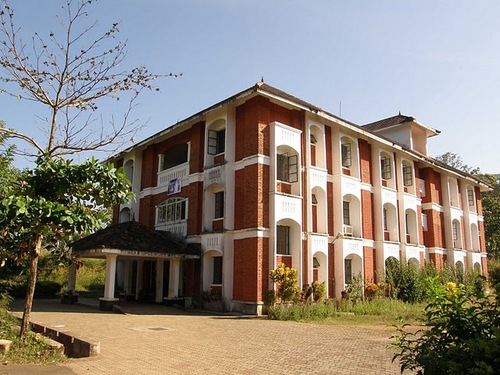 UCE,located near Thodupuzha,is a premier institute of Engineering and Technology which is being run and managed by Mahatma Gandhi University Kottayam,Kerala.