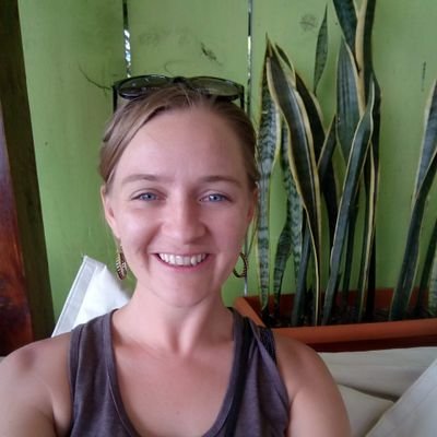 Bilingual NBCT Librarian passionate about equity, access, creativity, & connection