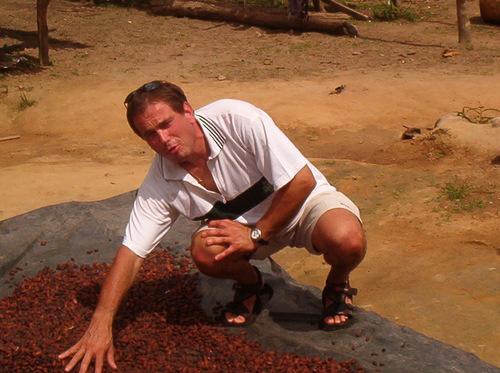 artafricain's profile picture. je suis un passionné de l'Afrique depuis plusieurs années , et je viens de créer une boutique africaine de vente en ligne de divers objets africains